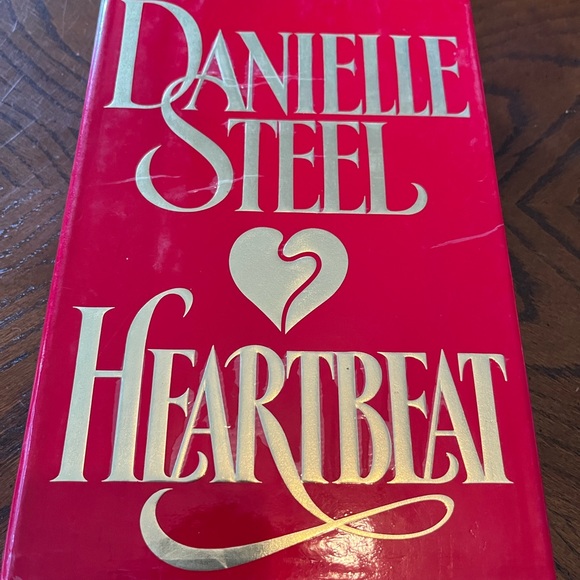 Danielle Steel hardcover books | set of 4 - Picture 5 of 15